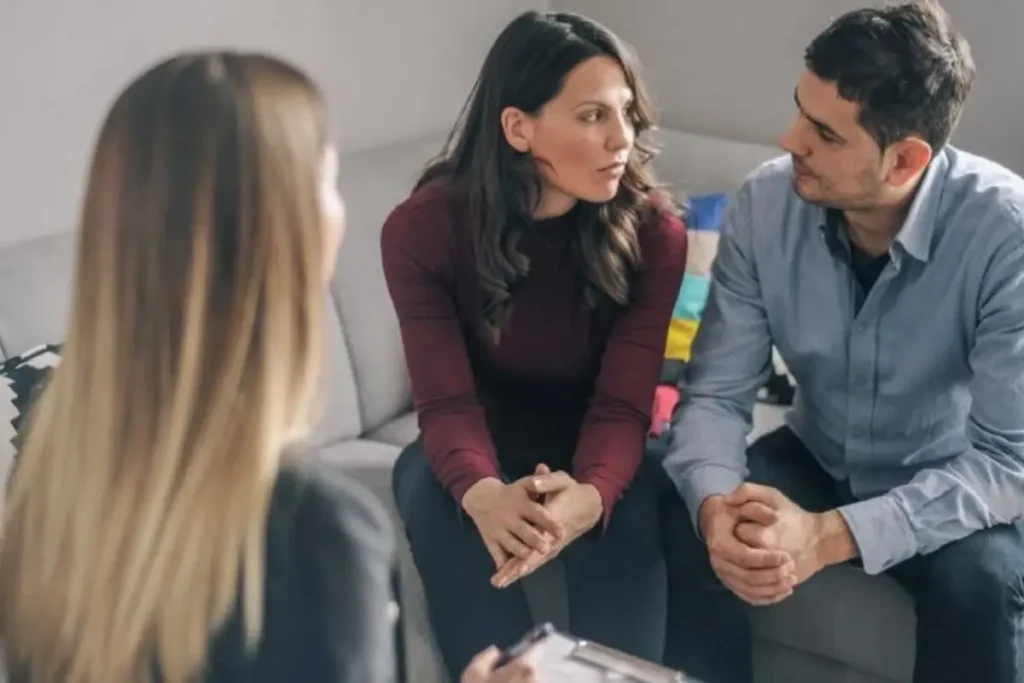 Casal fazendo terapia