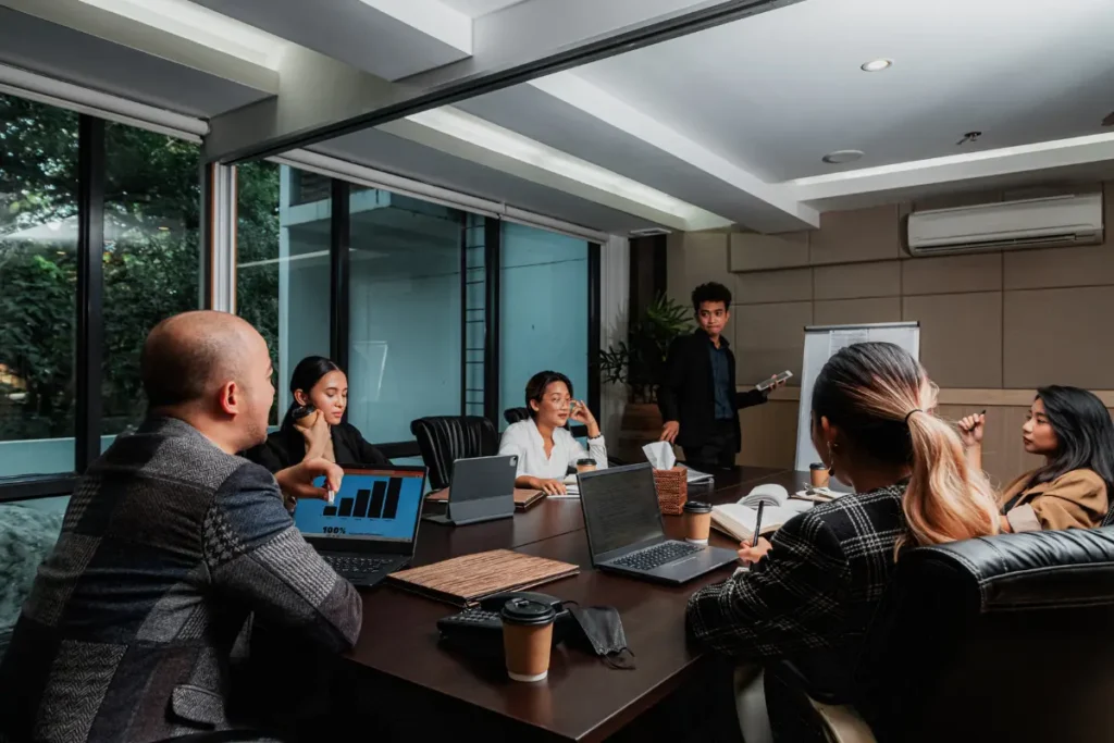 Pessoas em uma reunião de trabalho